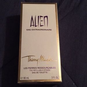 Alien eau extraordinaire
